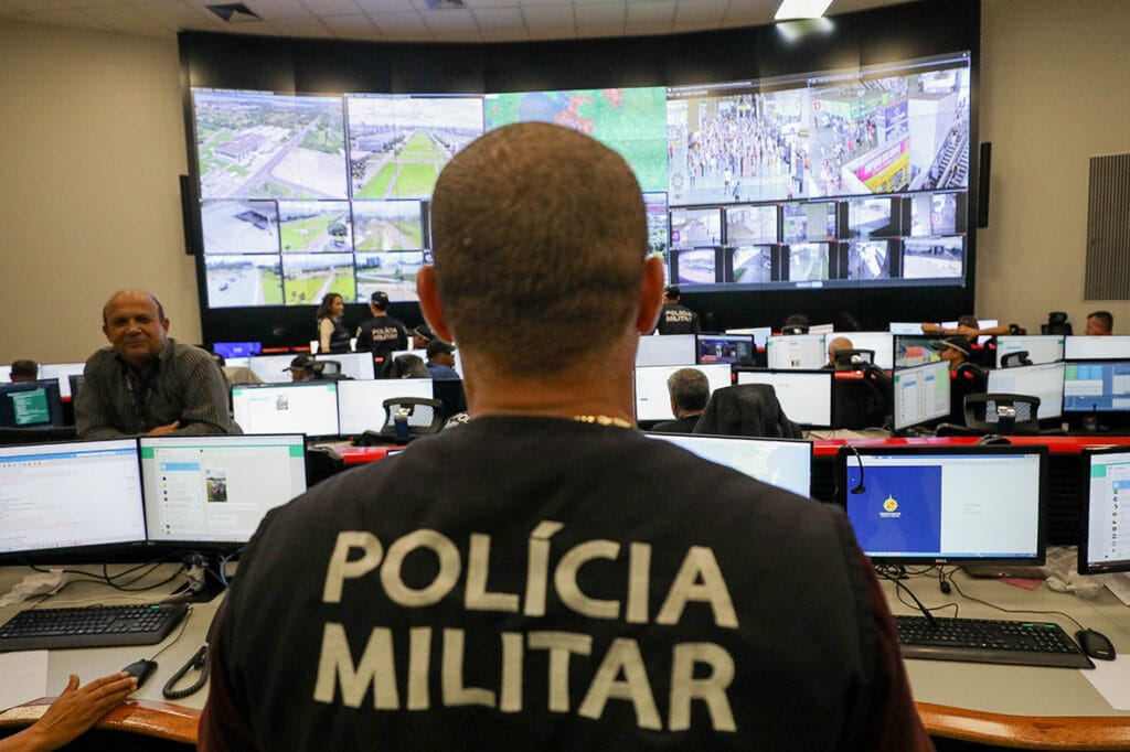 Centro de Operações da PM aposta em tecnologia e expertise de policiais para garantir eficiência