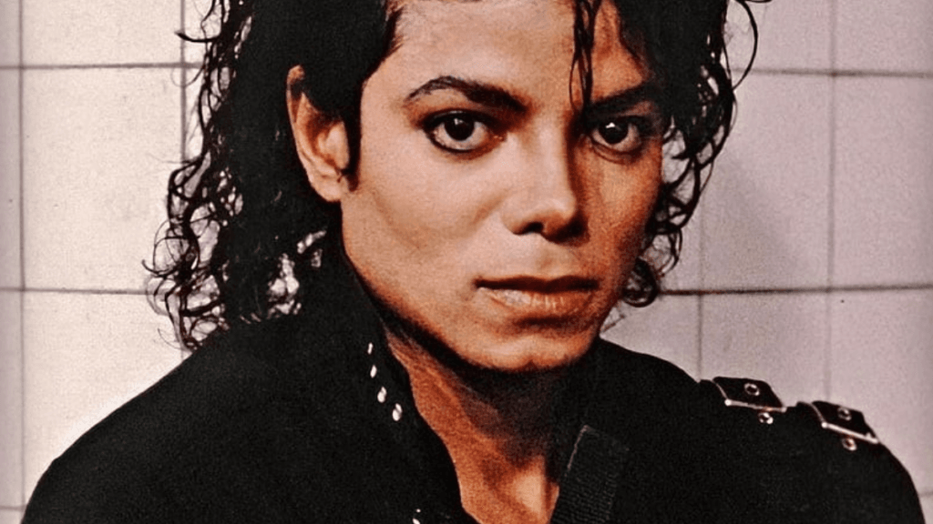 Filme sobre Michael Jackson será regravado por causa de acusação de abuso infantil