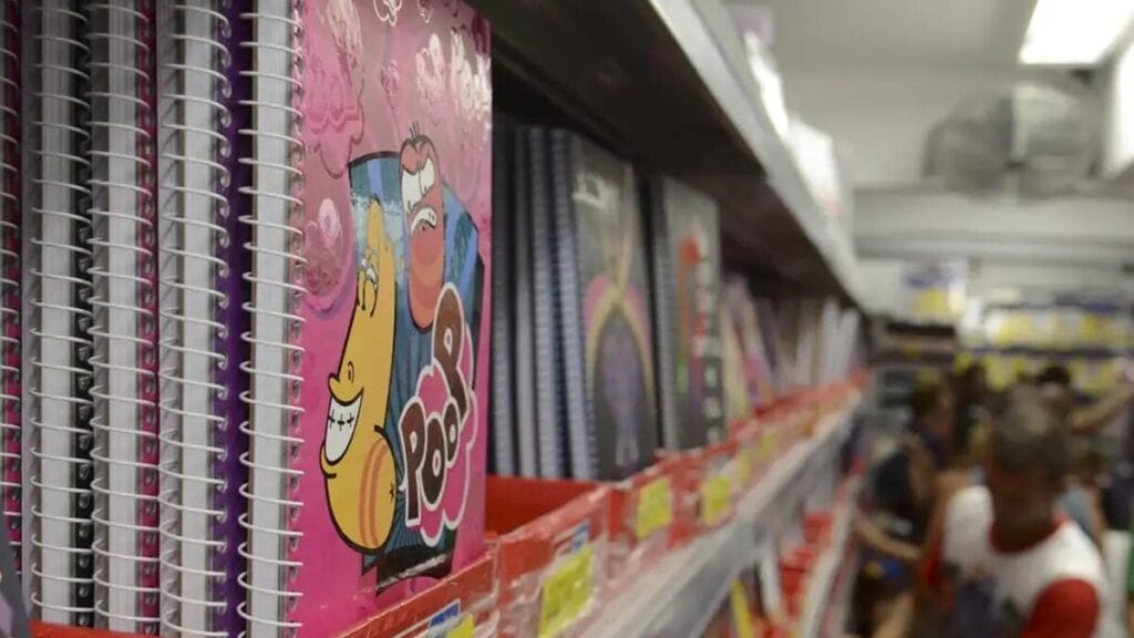 Gastos com material escolar aumentam quase 45% em 4 anos e impactam orçamento familiar