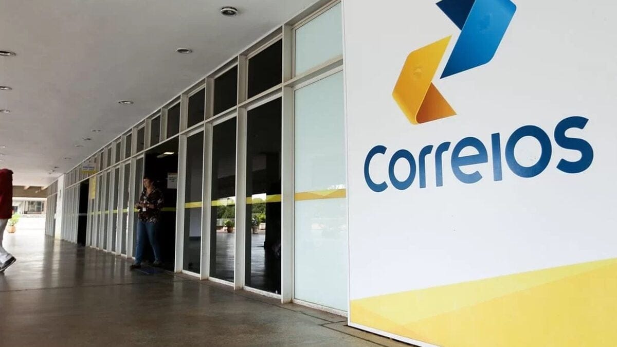 Mulher é presa enviando cédulas falsas pelos Correios em João Pessoa (Foto: Marcelo Camargo - Agência Brasil)