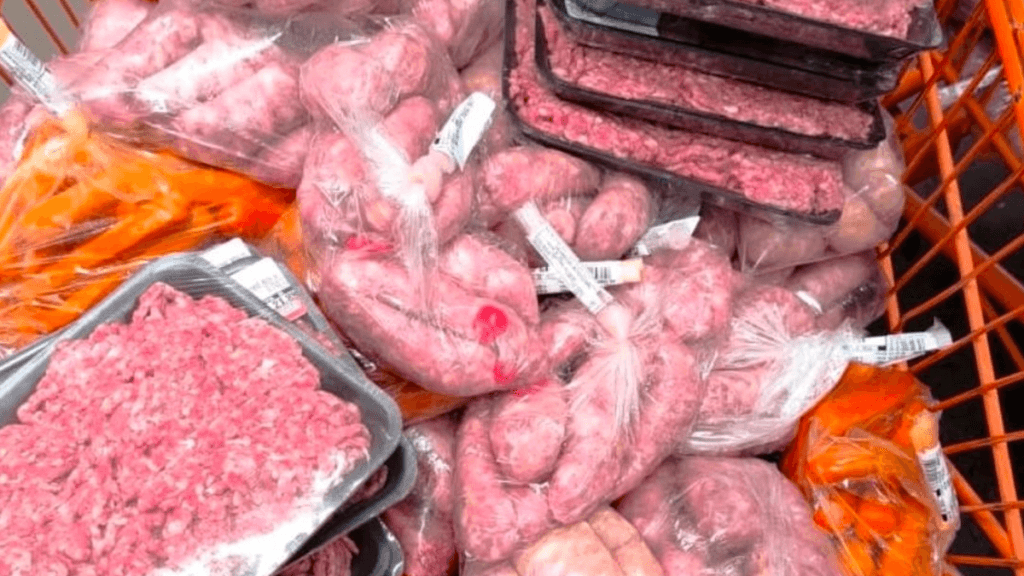 Mais de 300 kg de carne são apreendidos em supermercado de Águas Lindas de Goiás