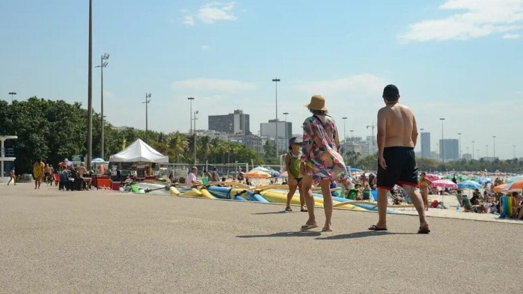 Turistas estrangeiros gastam US$ 7,3 bi em 2024, recorde em 15 anos