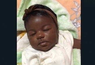 Bebê com aparência de boneca viraliza na web: “princesa reborn”