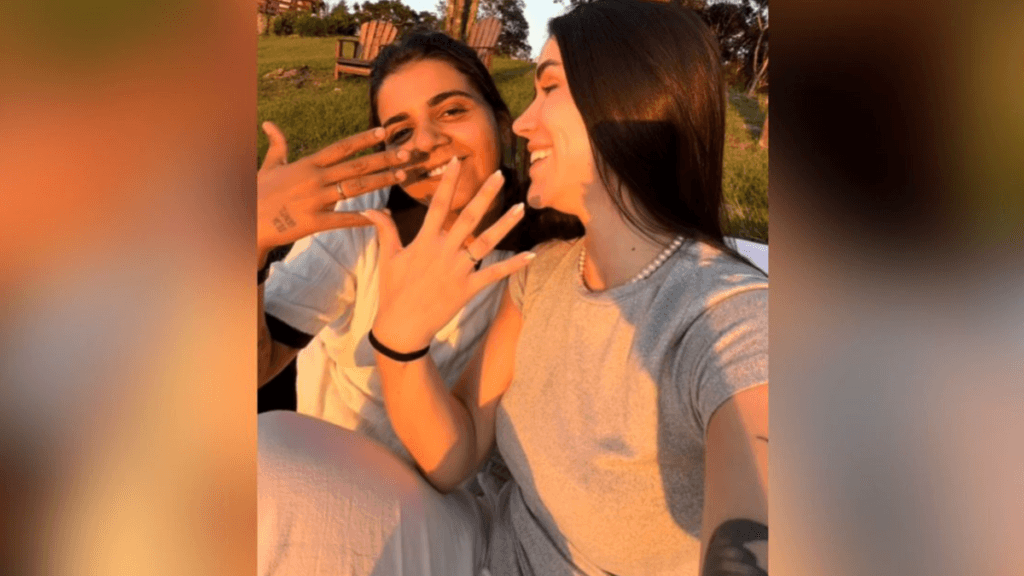 Cantora Yasmin Santos pede Maria Venture em casamento durante piquenique; vídeo