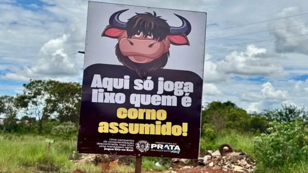 “Corno assumido”: cidade mineira usa humor para evitar lixo na rua; veja