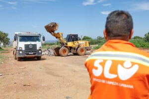 Descarte irregular de lixo custa R$ 4 milhões por mês ao GDF e ameaça a saúde pública