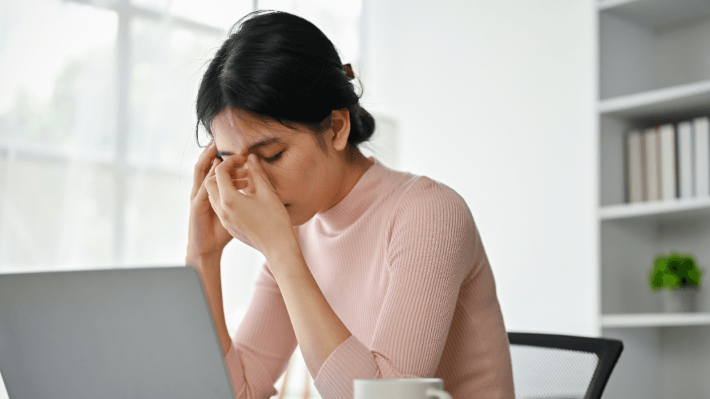 Empresas serão cobradas por saúde mental dos colaboradores a partir de maio