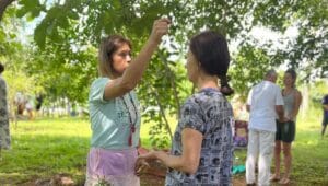 Escola Alma de Benzedeiras realiza cerimônia para mais de 200 pessoas e pets no Parque da Asa Sul