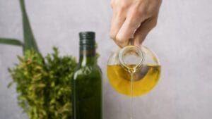 Marcas e lotes de azeite de oliva impróprios para consumo Análises detectaram óleos vegetais na composição dos produtos