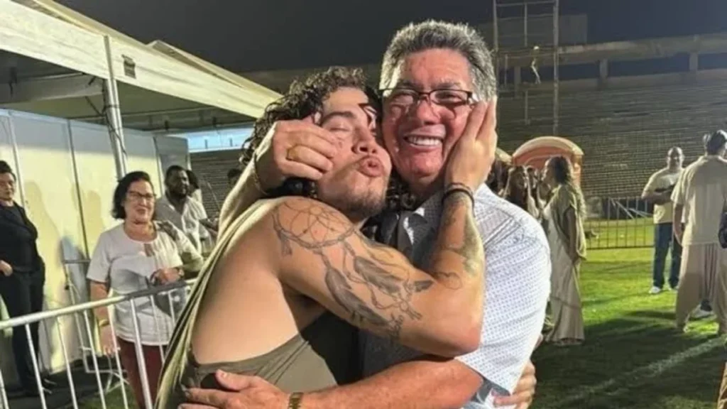 Pai de Whindersson Nunes comenta internação do filho