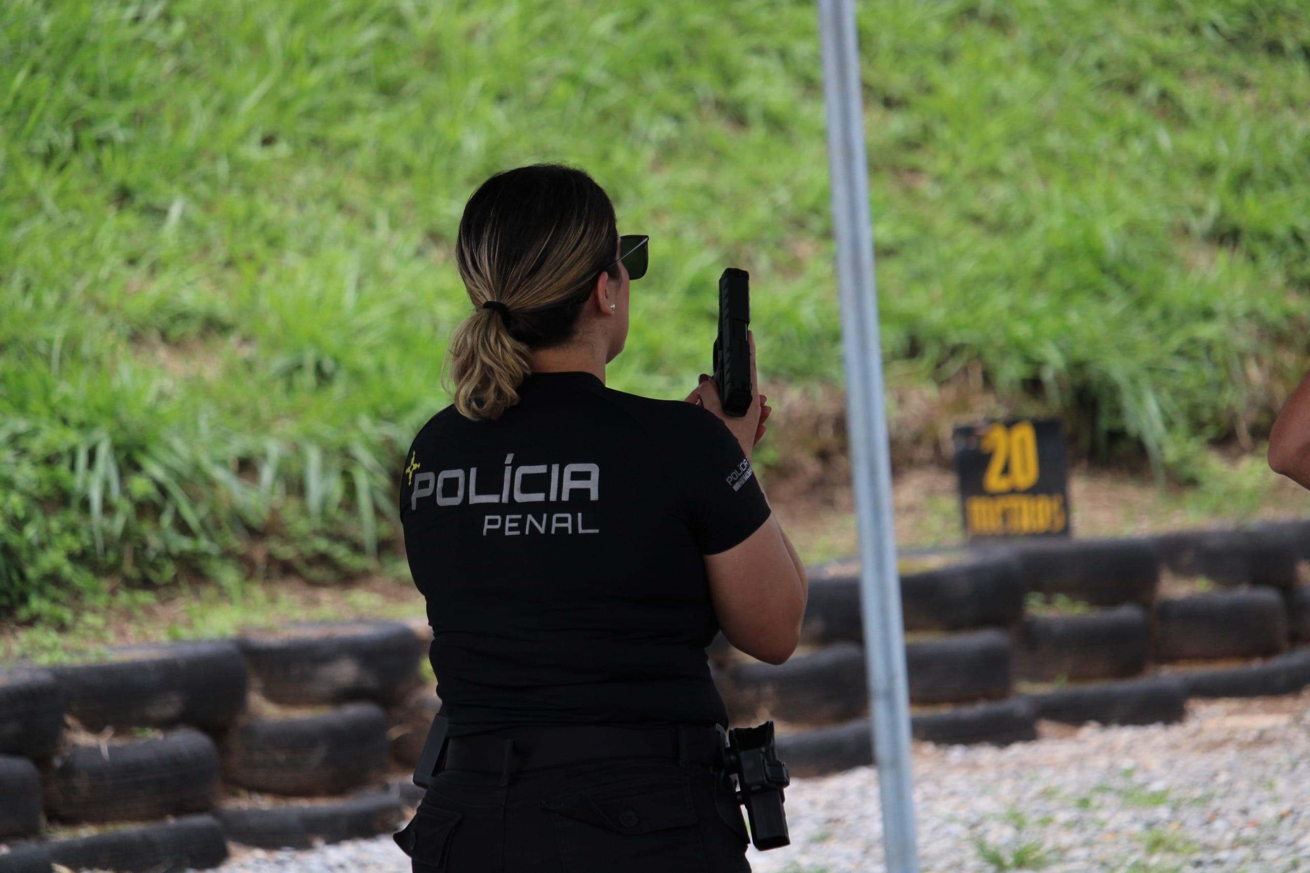 Porte de arma para policiais penais do DF é regulamentado