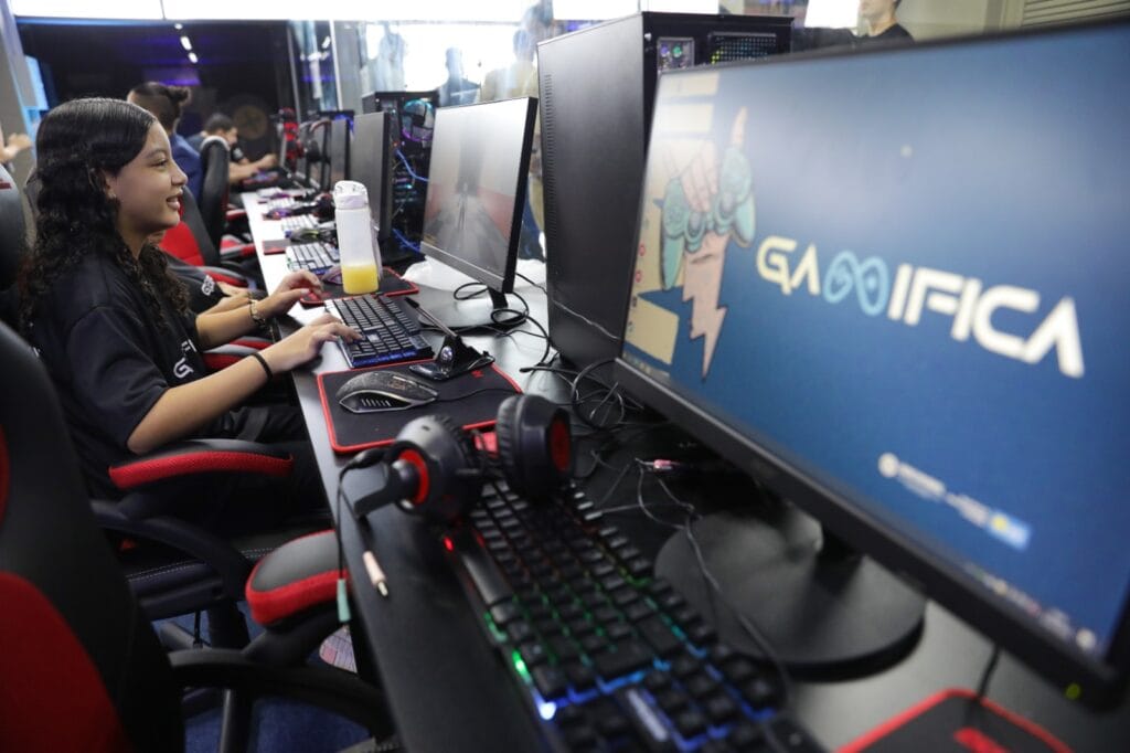 Projeto Gamifica amplia acesso a cursos de games em escolas públicas e centros olímpicos do DF