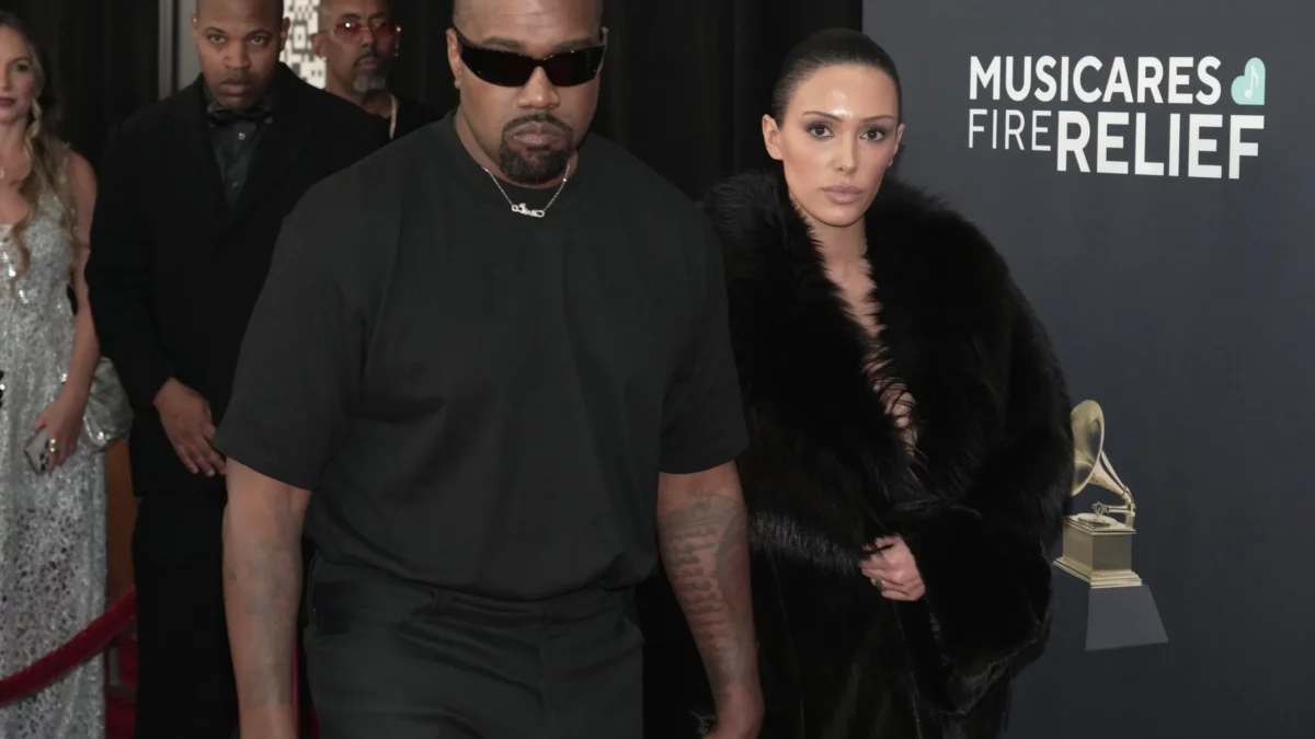 Quem é Bianca Censori, mulher de Kanye West que foi pelada ao Grammy