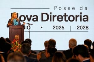 Vice-governadora Celina Leão participa da posse da nova diretoria do Sindilegis