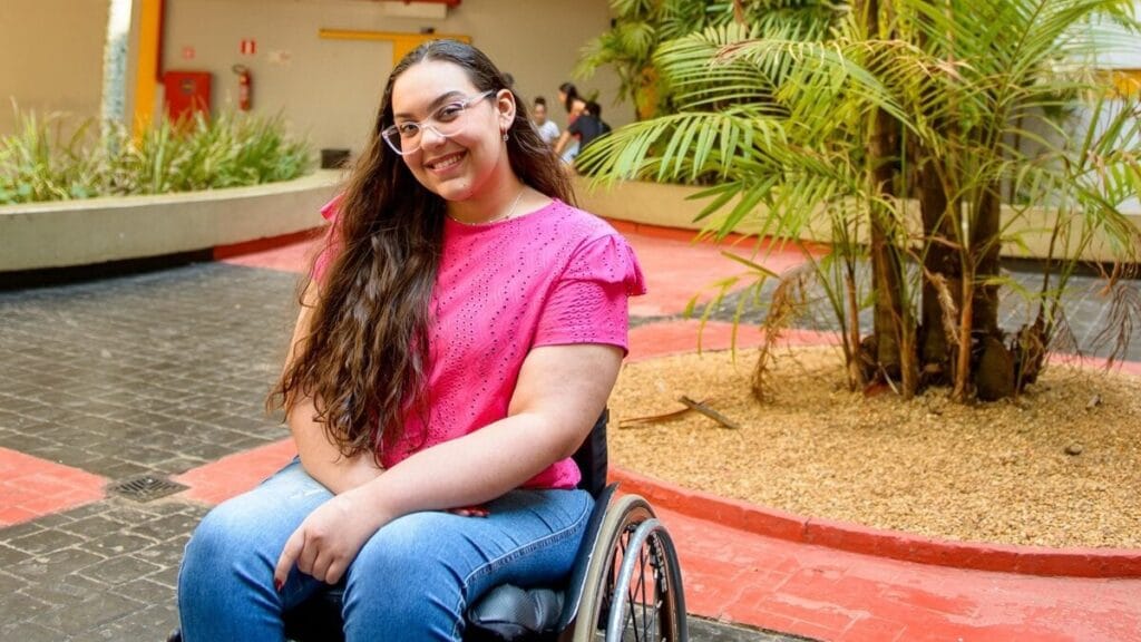 ‘Minha vida não acabou’: como está Isadora 7 anos após atentado no Colégio Goyases