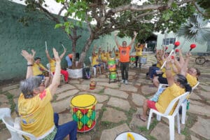 Arte Brasil leva oficinas gratuitas para mulheres do Itapoã e fortalece laços na comunidade