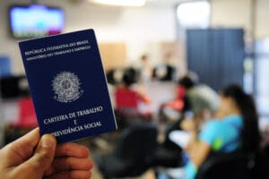 Início de semana com mais de 700 vagas de emprego disponíveis no DF