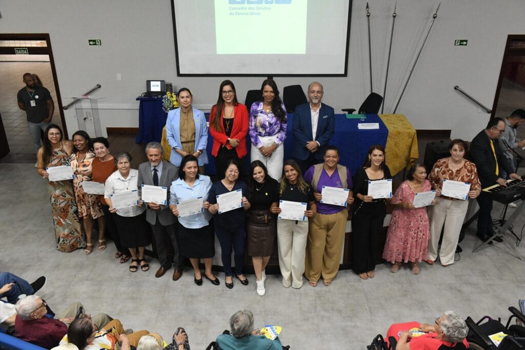 Instituições são premiadas por excelência no atendimento à população idosa do DF