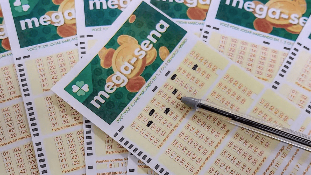 A imagem mostra gabaritos de apostas da Mega-Sena