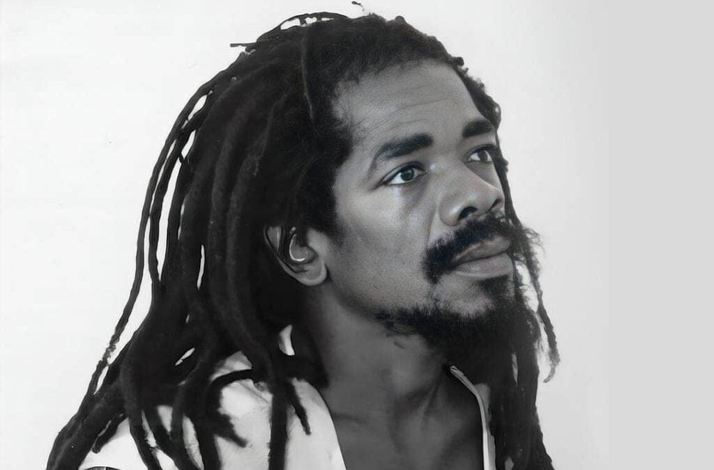 Morre Cocoa Tea, ícone do reggae, aos 65 anos