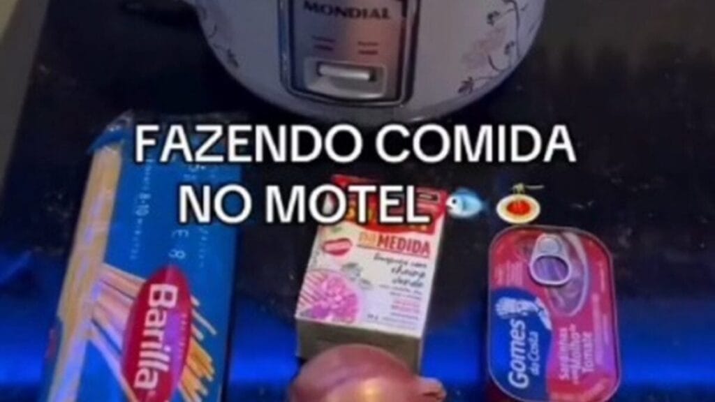 Mulher faz macarrão com sardinha no motel; vídeo