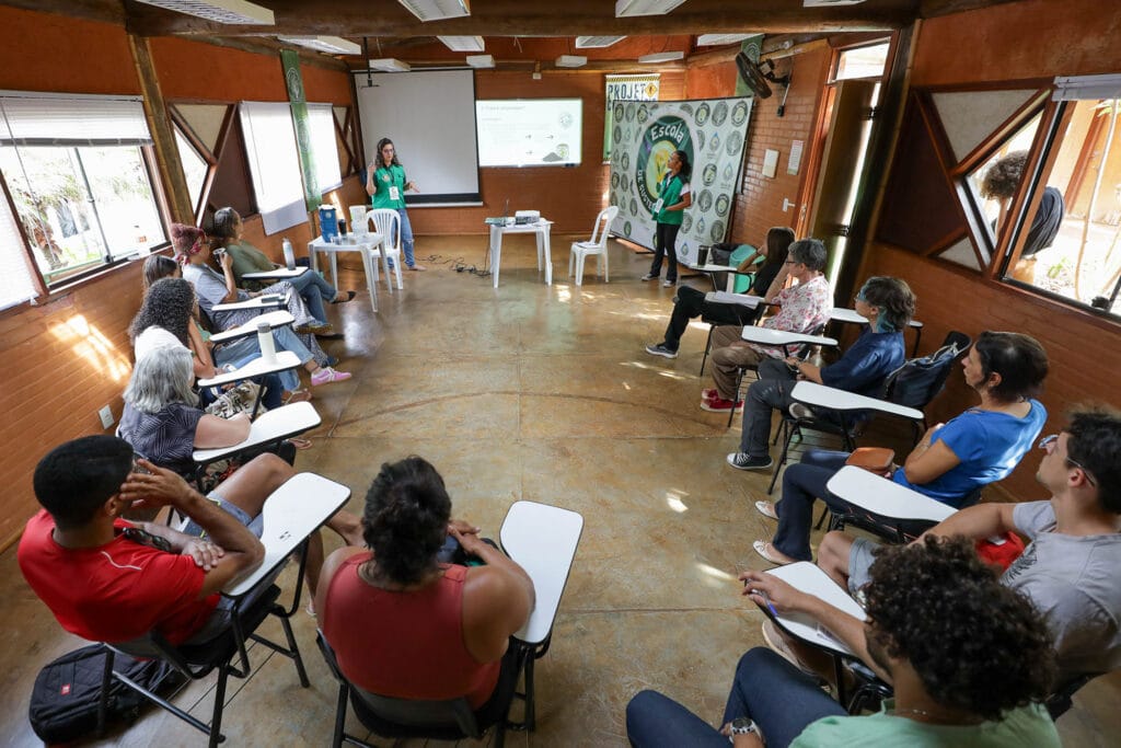 Oficina no Jardim Botânico orienta sobre compostagem caseira