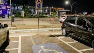 Vaga de estacionamento para pessoas com deficiência (Foto: Agência Brasília)