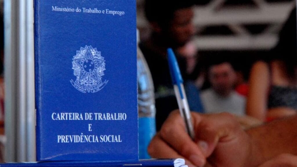 Puxada pelo emprego, renda das famílias cresce e indica redução da desigualdade