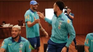Weverton durante apresentação à Seleção