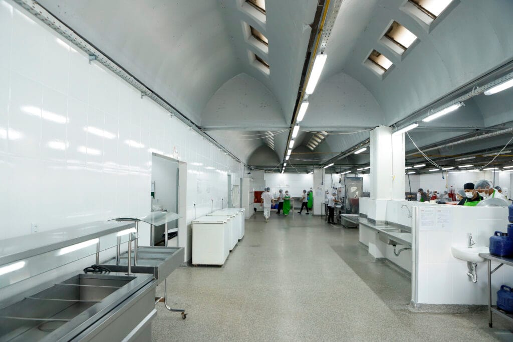 Reformada, cozinha do HRT produz até 2,4 mil refeições por dia