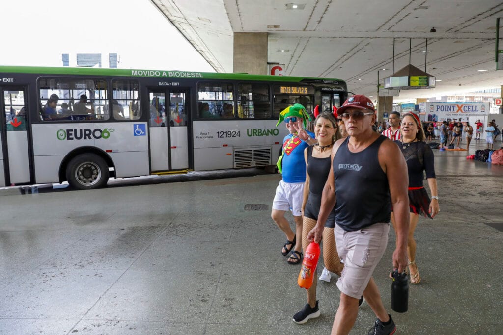 Terceiro dia do Vai de Graça tem mais de 770 mil viagens gratuitas de ônibus e metrô