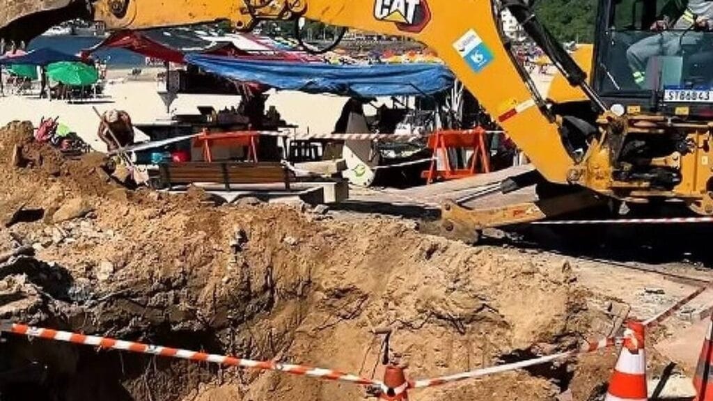 Três ficam feridos após cratera surgir na orla de São Vicente (SP)