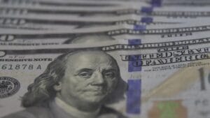 Dólar fechou em queda de 0,18% nesta quarta-feira (23), enquanto a Bolsa fechou em disparada de 1,34%, a 132.216 pontos (Foto: Agência Brasil)