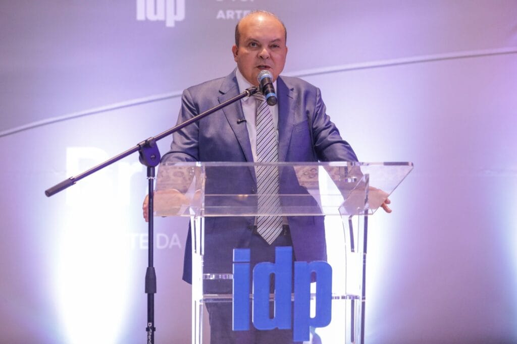 Ibaneis Rocha destaca a importância da democracia durante lançamento de livro em homenagem a Brasília