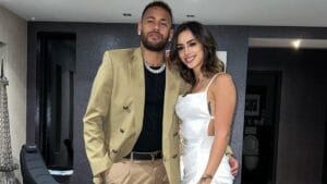 Neymar e Bruna Biancardi realizam culto após mais uma suposta traição do jogador Reunião contou com louvor e oração