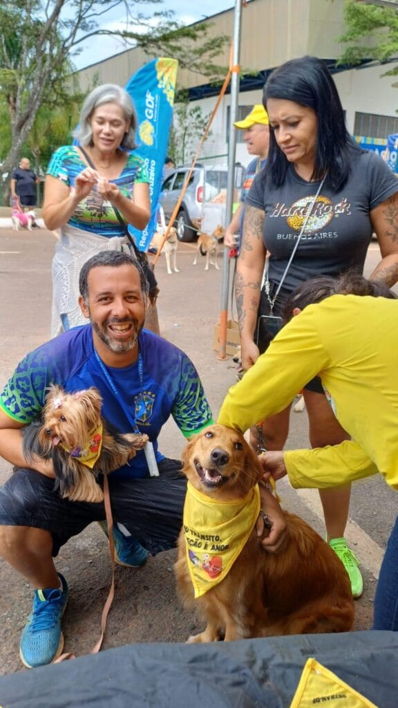 Ação educativa ensina transportar pets de forma segura