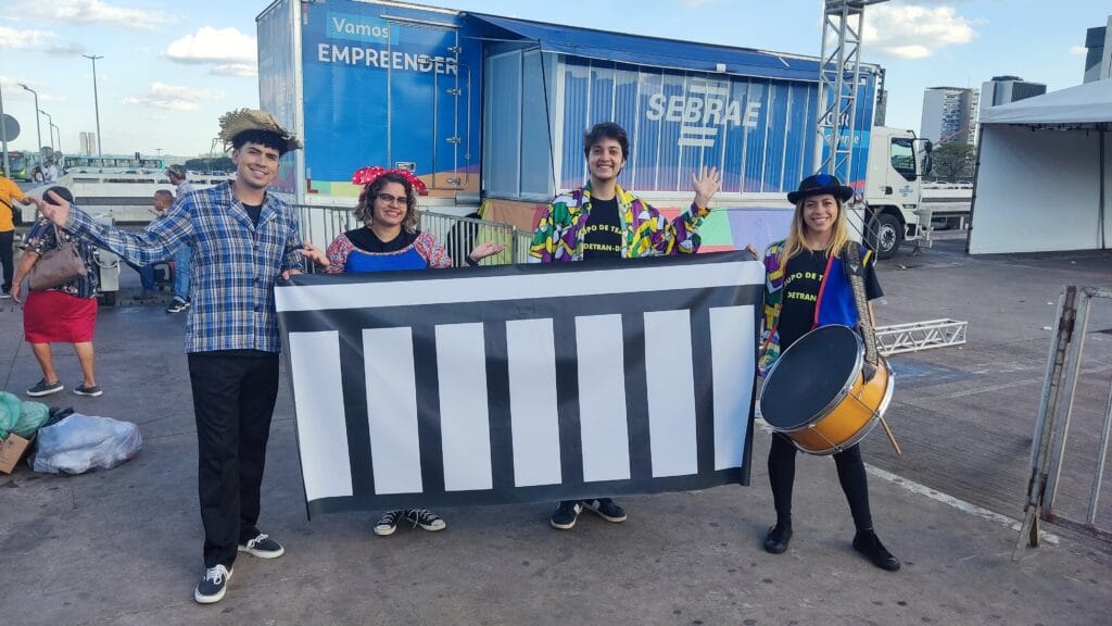 Detran-DF faz apresentação teatral para idosos