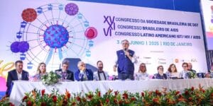 Brasil reduz transmissão do HIV vertical e pede certificado da Opas