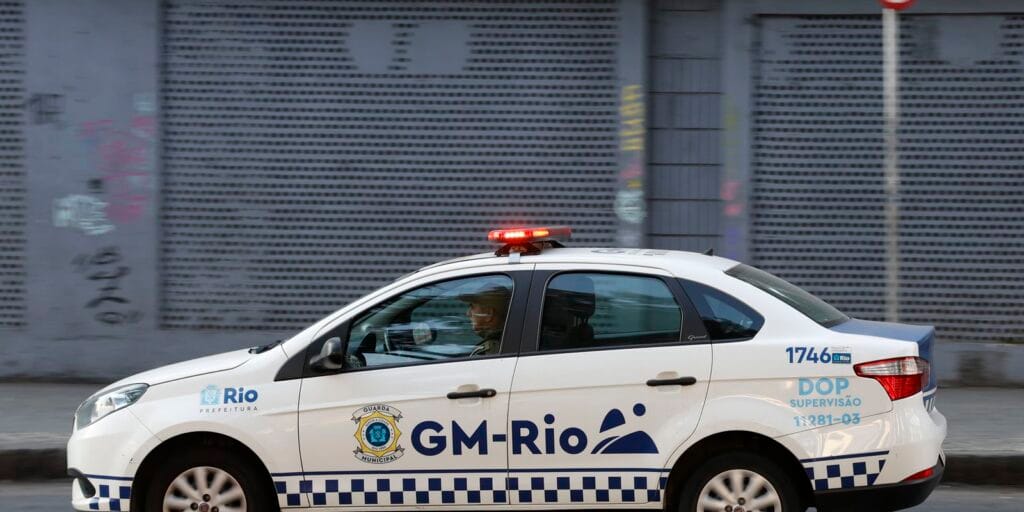 Câmara do Rio aprova uso de arma de fogo por Guarda Municipal