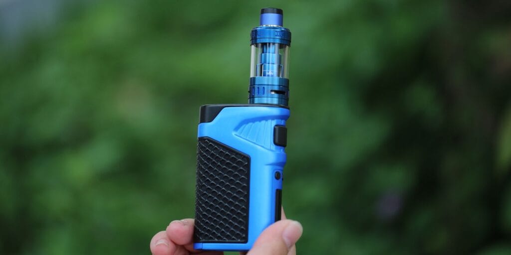 Caminhos da Reportagem mostra aumento do uso de cigarros eletrônicos