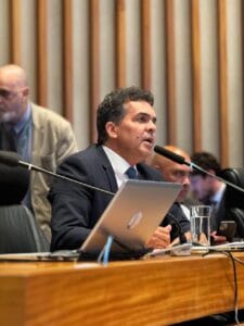 Deputado Ricardo Vale comemora aprovação de lei que garante direitos aos trabalhadores terceirizados do DF