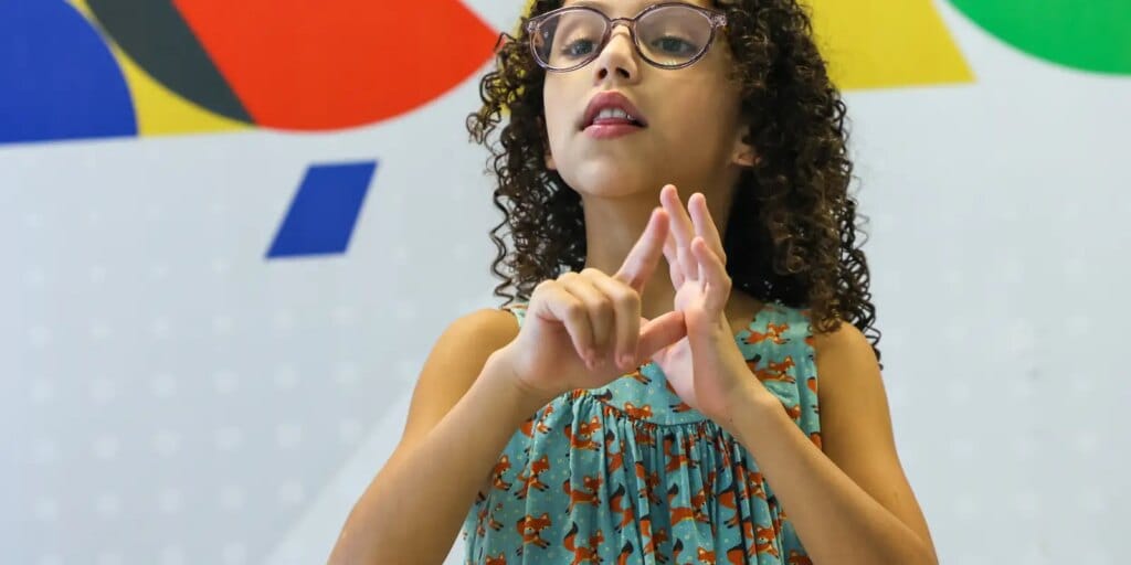 Enem: publicado o edital em Libras destinado a pessoas com deficiência