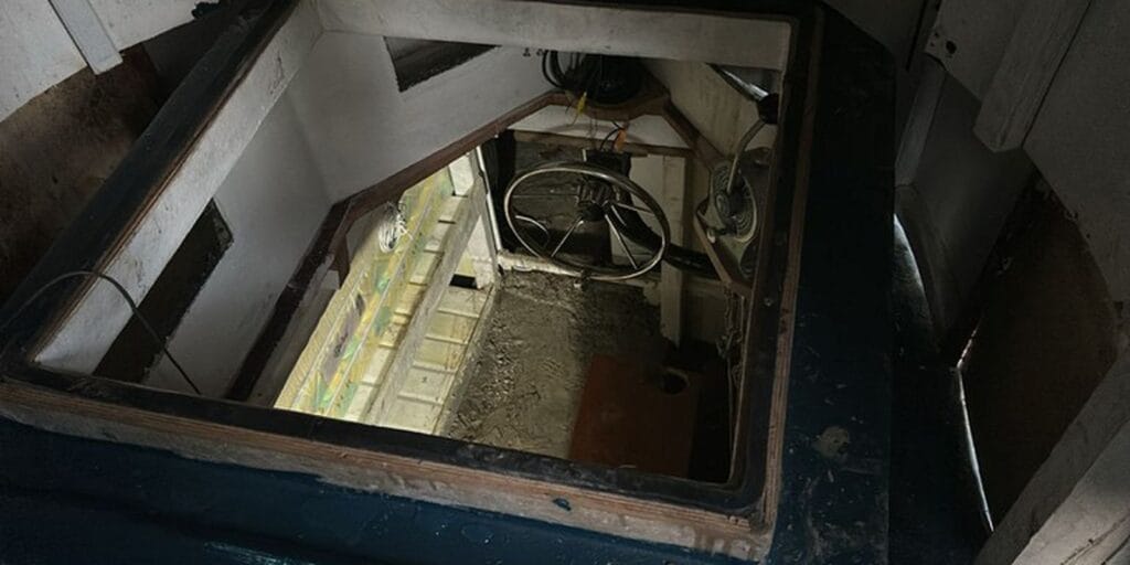 FAB, PF e Marinha apreendem semissubmersível do tráfico internacional