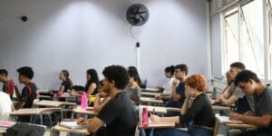 MEC apoiará 393 cursinhos populares em 2025