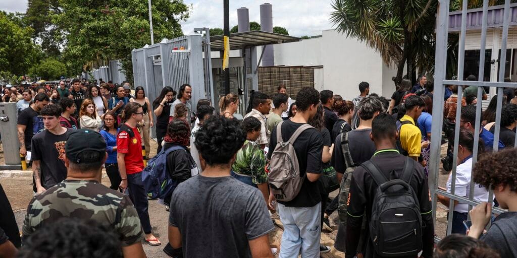 Mais de 5,3 milhões de pessoas já se inscreveram no Enem deste ano