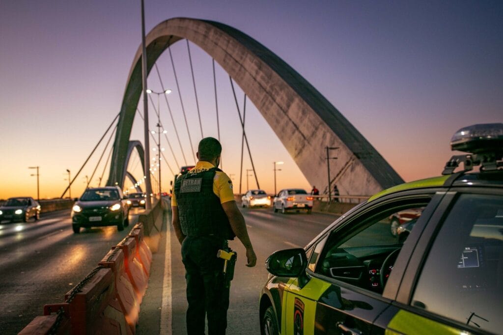 Ponte JK terá interdição parcial nesta quarta-feira (4) – Departamento de Trânsito