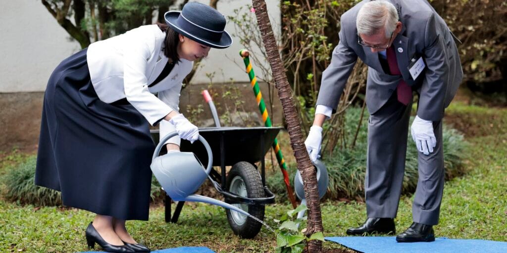 Princesa japonesa inicia viagem ao Brasil