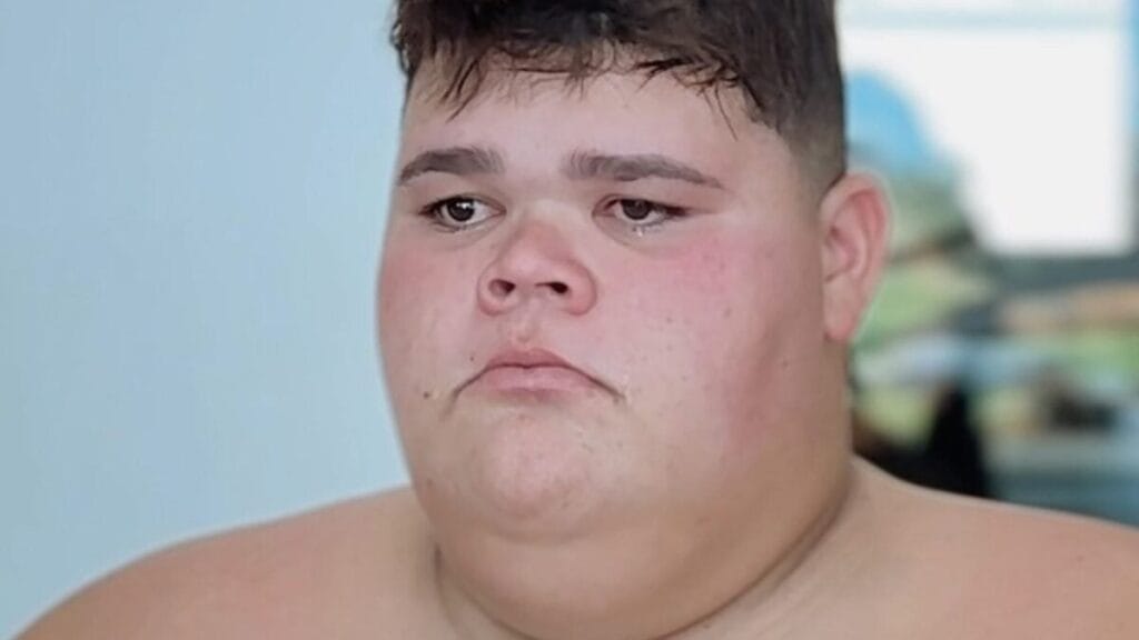 Recém-solteiro, Gordão da XJ aparece com namorada reborn; foto