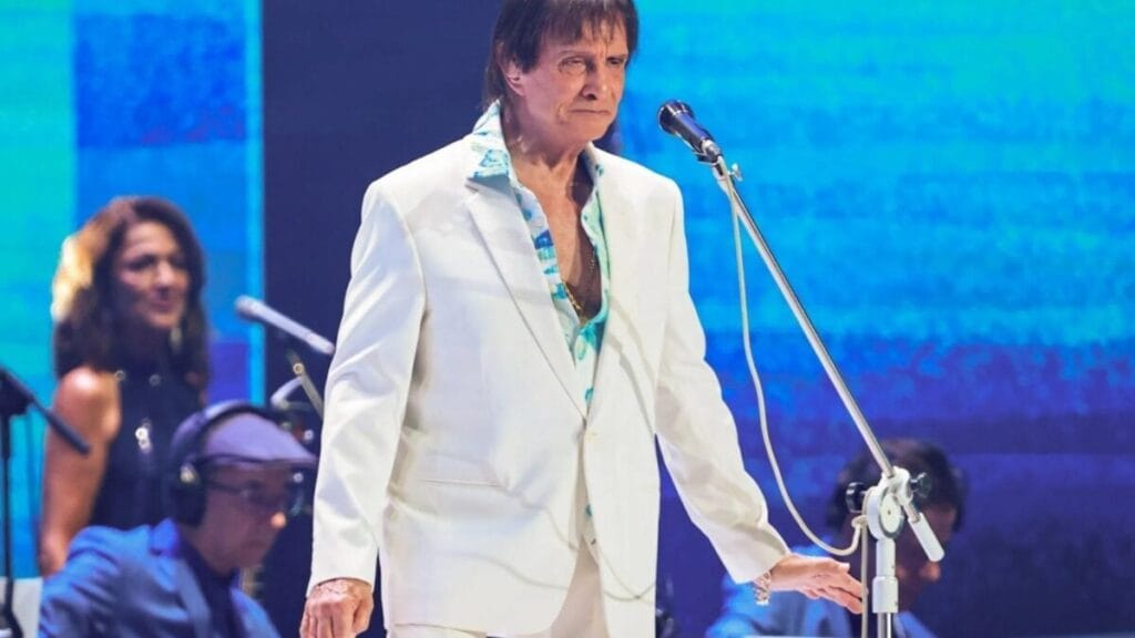 Roberto Carlos renova com a Globo e continua com especial