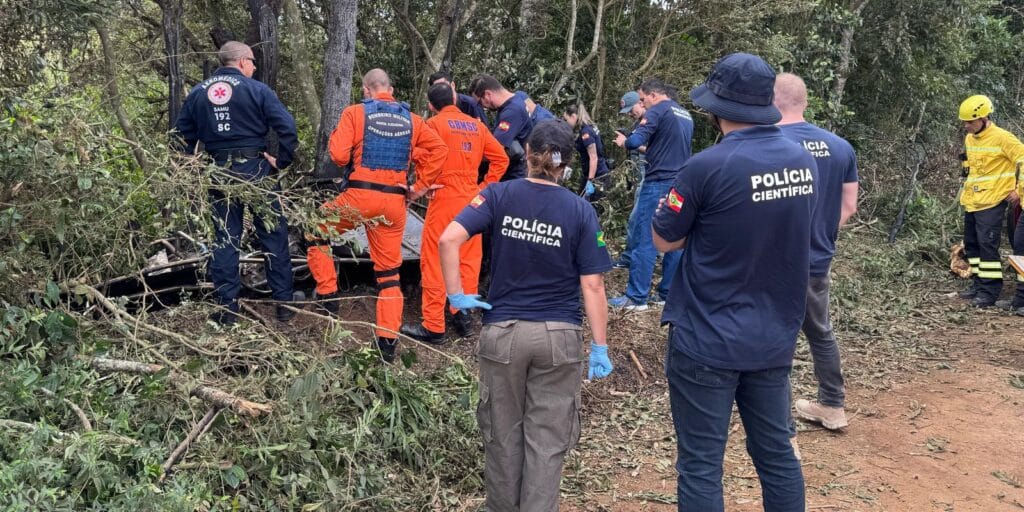 Três pessoas que ficaram em balão morreram abraçadas, diz delegado